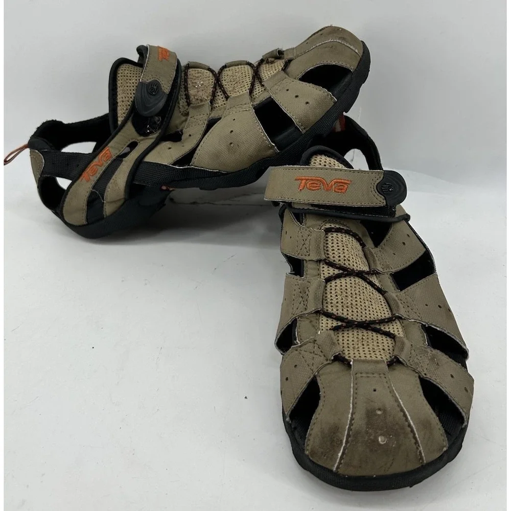 Teva Deacon Closed Toe Hiking Sandals Beige Leather Men's Size 9